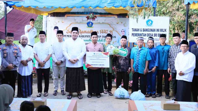 Bantuan Dhuafa dan Anak Yatim Warnai Safari Ramadhan Bupati Roby di Kecamatan Teluk Bintan dan Teluk Sebong