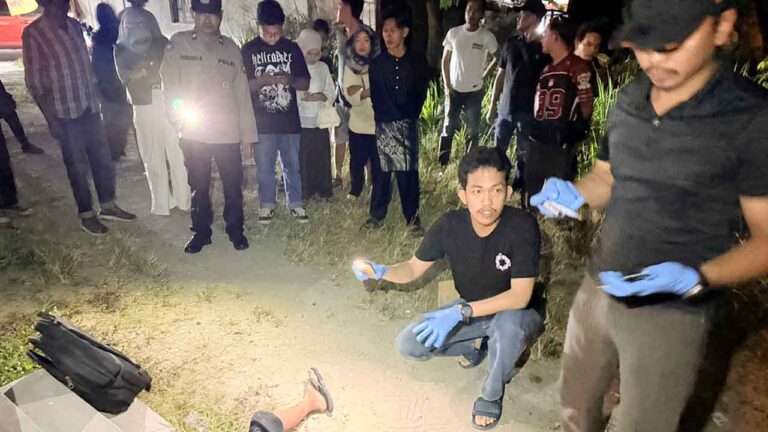 Detik-detik Sopian Temukan Mayat Mr X Duduk di Tangga Belakang Kedai Kopi di Karimun