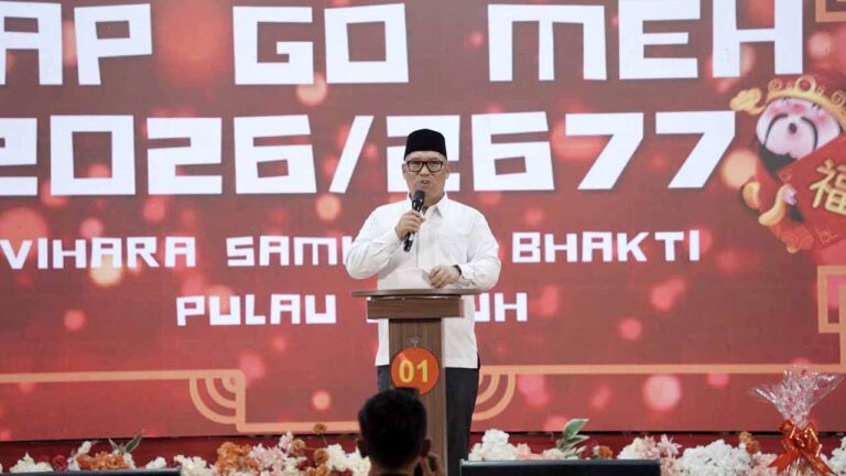 Hadiri Cap Go Meh 2026 di Batam, Wagub Nyanyang: Keberagaman Adalah Kekuatan Kepri