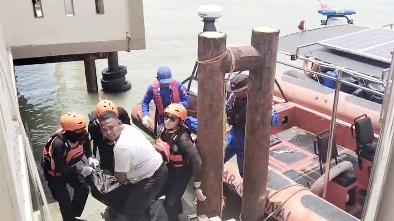 Korban Jatuh dari Kapal Karunia Jaya Ditemukan di Perairan Pulau Merak