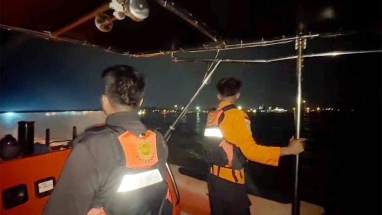 Kronologi Penumpang SB Karunia Jaya Terjatuh ke Laut di Karimun
