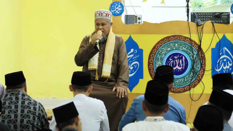 Tausyiah Ustadz Raja Muhammad Sofyan Hidupkan Safari Ramadhan Bupati Roby di Kecamatan Teluk Bintan