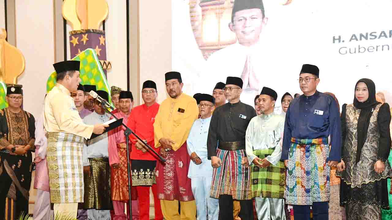 Gubernur Ansar Kukuhkan Pengurus IWKR Pekanbaru 2026–2030, Raja Isyam Azwar Jadi Ketua