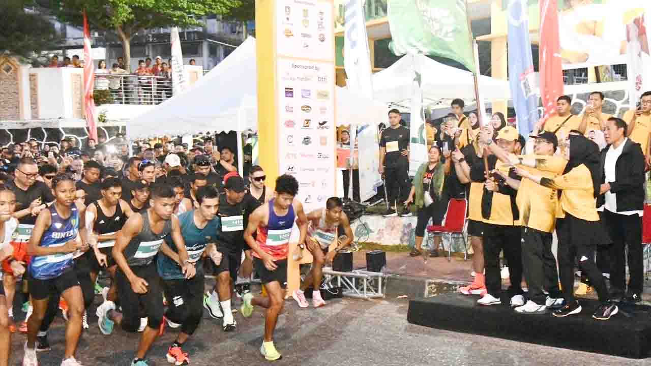 Gubernur Ansar Lepas 1.200 Pelari di Ibnu Sina Batam Running 2026