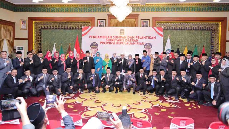 Gubernur Ansar Perkuat Reformasi Birokrasi Lewat Pelantikan Sekda Definitif Kepri