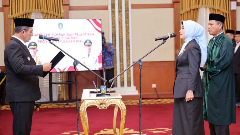 Misni Resmi Dilantik Jadi Sekda Definitif Kepri, Catat Sejarah sebagai Perempuan Pertama