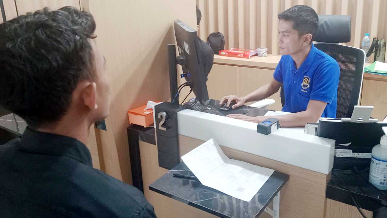 Paspor Simpatik Jadi Solusi Warga yang Sibuk di Hari Kerja