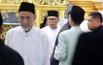 Wagub Nyanyang Salat Jumat di Pulau Penyengat, Tegaskan Penyengat Simbol Peradaban Melayu