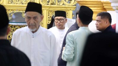 Wagub Nyanyang Salat Jumat di Pulau Penyengat, Tegaskan Penyengat Simbol Peradaban Melayu