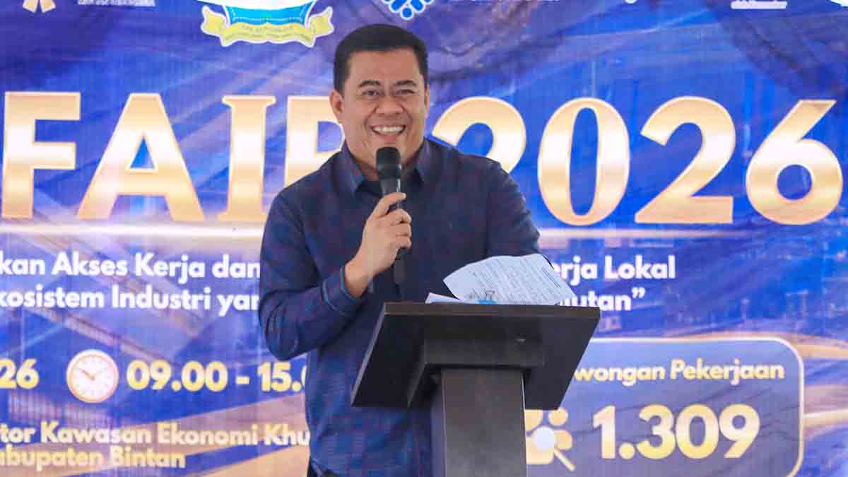Sekretaris Daerah Kabupaten Bintan, Ronny Kartika, menyampaikan kata sambutan pada acara pembukaan Job Fair Bintan 2026