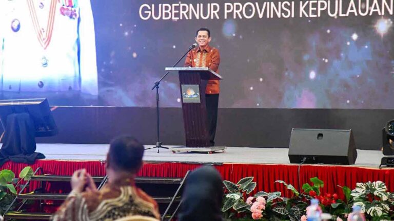 Ansar Ahmad Dorong Penguatan Posisi DPRD Kabupaten Saat Buka Rakorwil ADKASI Sumatera di Batam