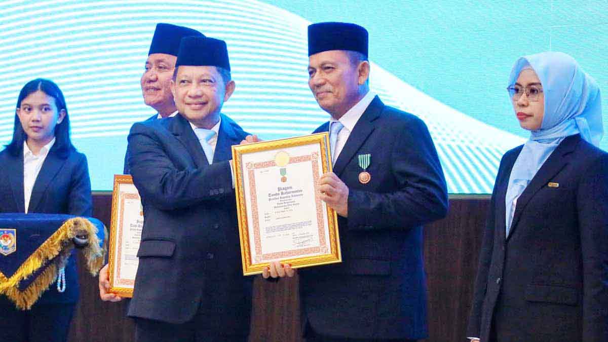 Gubernur Ansar Ahmad Masuk Tujuh Penerima Satyalancana Wira Karya Nasional Bidang Kelautan dan Perikanan