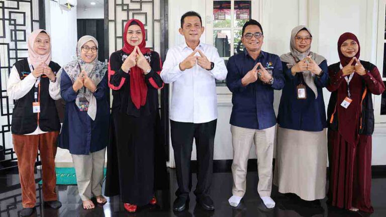 Gubernur Ansar Ahmad Jadi Responden Perdana Sensus Ekonomi 2026, Tanda Pendataan Resmi Dimulai di Kepri