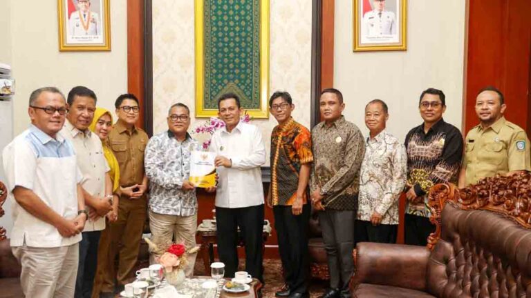 Gubernur Ansar Target Seluruh OPD Kepri Berstatus Informatif pada 2026