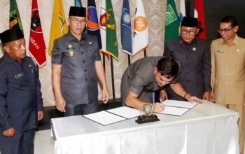 Bupati Anambas Aneng memastikan masukan DPRD menjadi bahan perbaikan pengelolaan APBD.