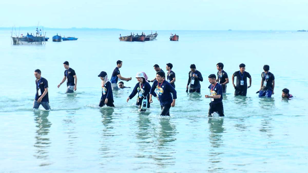 Gubernur Kepri Ansar Ahmad menghadiri aksi konservasi laut di Pantai Dugong, Kabupaten Bintan.