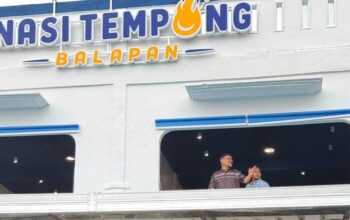 Nasi Tempong Balapan di Tanjungpinang yang mengusung nama Balapan sebagai identitas rumah makan.