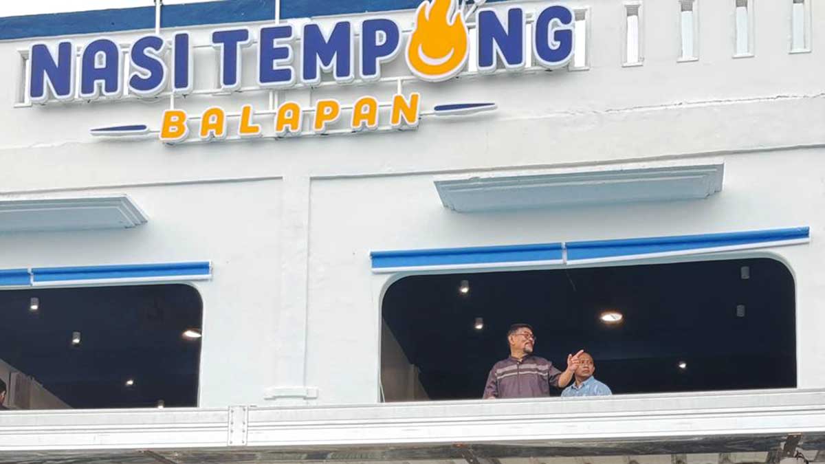 Nasi Tempong Balapan di Tanjungpinang yang mengusung nama Balapan sebagai identitas rumah makan.