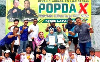 Atlet tenis Tanjungpinang peraih medali pada POPDA Kepri 2026 di Karimun.