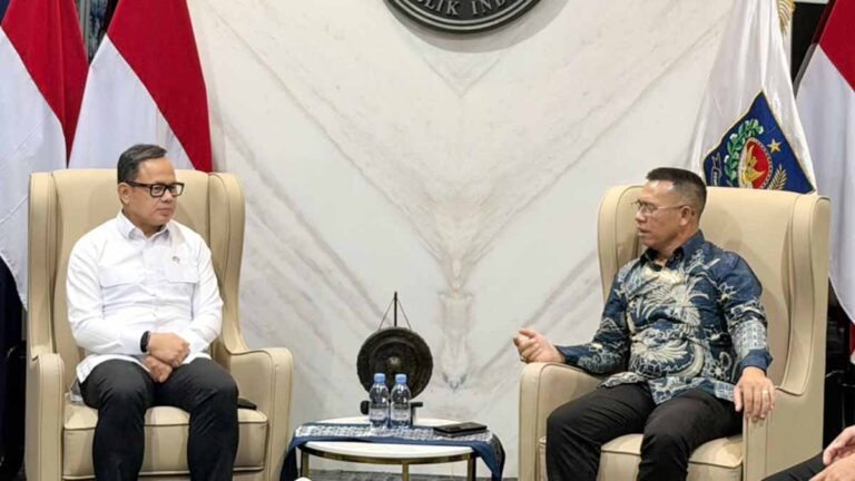 Bupati Kepulauan Anambas Aneng bertemu Wakil Menteri Dalam Negeri Bima Arya Sugiarto di Jakarta membahas tata kelola pemerintahan dan penguatan fiskal daerah.