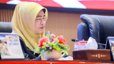 Sekda Kepri Misni menjelaskan penggunaan aplikasi e-BMD dalam pengelolaan aset daerah.
