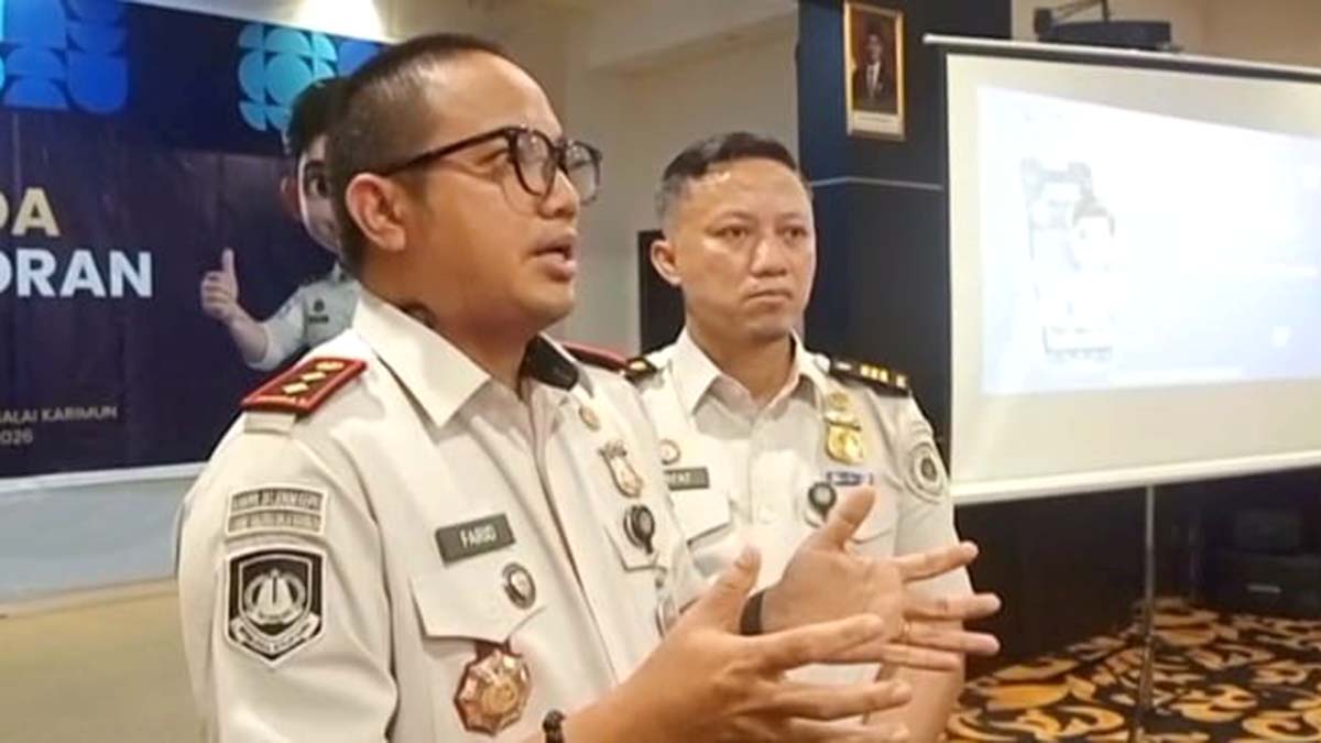 Kepala Seksi Tikkim Kantor Imigrasi Karimun menyampaikan komitmen pelayanan bebas pungutan liar.