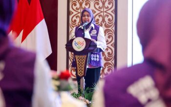 Pembina Posyandu Provinsi Kepulauan Riau Dewi Kumalasari menyampaikan peran penting kader Posyandu dalam pelayanan dasar masyarakat.
