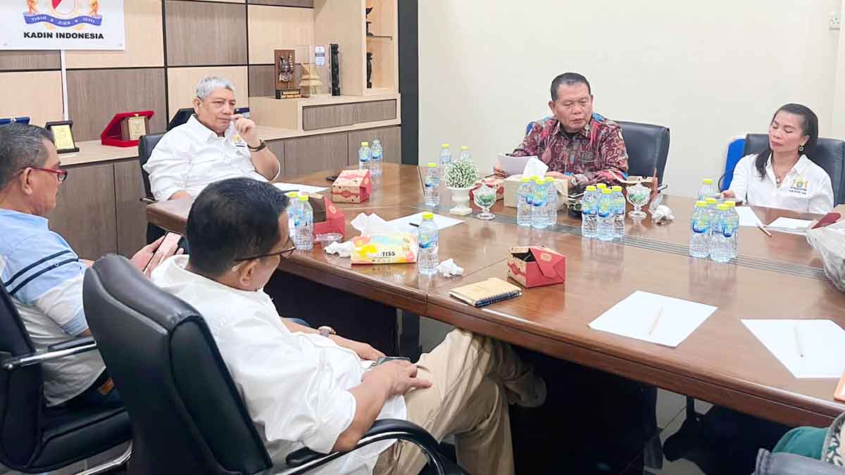 Pertemuan Kadin Kepri Pariwisata bersama asosiasi dan pelaku usaha wisata di Batam.