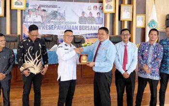 Kajari Kepulauan Anambas Sigit Sugiarto menyampaikan pesan usai penandatanganan MoU.