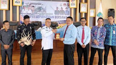 Kajari Kepulauan Anambas Sigit Sugiarto menyampaikan pesan usai penandatanganan MoU.