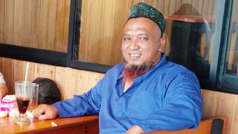 Ketua FKUB Anambas Muhammad Qosim berdiskusi dalam kegiatan silaturahmi di Anambas.