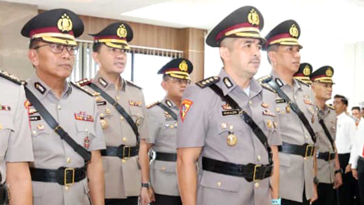Kombes Pol Agung Budi Leksono mendapat amanah baru di Baintelkam Polri setelah sertijab di Polda Kepri.