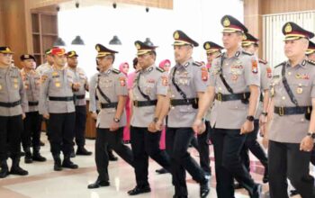Kombes Pol Endro Prasetyo resmi memasuki masa purna tugas setelah menyerahkan jabatan Karolog Polda Kepri.