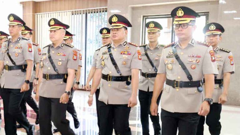 Kombes Pol Ferikson Tampubolon resmi menjabat Dirintelkam Polda Kepri dalam upacara sertijab.