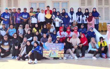 Rombongan Komunitas J Robik Johor bersama masyarakat mengikuti kegiatan senam di Tanjungpinang.