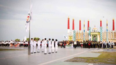 Kontingen atlet pelajar dari tujuh daerah mengikuti pembukaan POPDA X Kepri 2026 di Karimun.