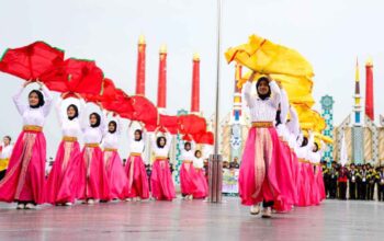 Kontingen Kota Tanjungpinang mengikuti pembukaan POPDA X Kepri 2026 di Karimun.