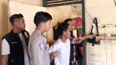 Kapolsek Kundur menjelaskan kronologi pembobolan ruko di Tanjung Batu.