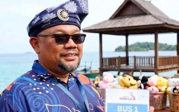 Wisatawan Malaysia menikmati kuliner khas dan mengunjungi kawasan wisata sejarah di Tanjungpinang.