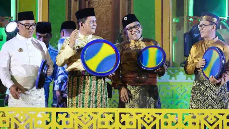 Gubernur Kepri Ansar Ahmad membuka MTQ XII Kepri di Tanjungpinang.
