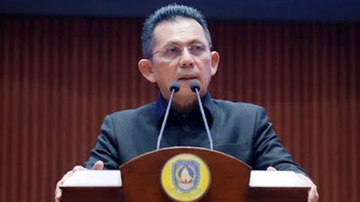 Gubernur Kepri Ansar Ahmad menyampaikan prioritas pendidikan dan kesehatan dalam APBD Tahun Anggaran 2027 di DPRD Kepri.