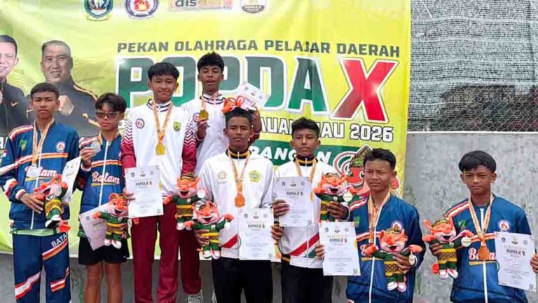 Atlet tenis Kota Tanjungpinang peraih medali pada POPDA Kepri 2026.