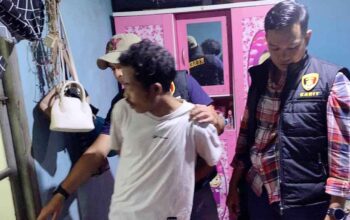Kapolsek Kundur menjelaskan pengungkapan kasus pencurian di wilayah hukum Polsek Kundur.