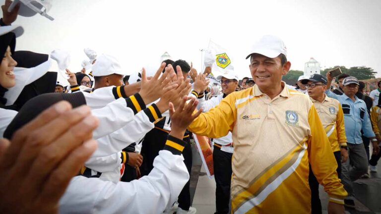 Ansar Ahmad membuka POPDA X Kepri 2026 di Coastal Area Tanjung Balai Karimun.