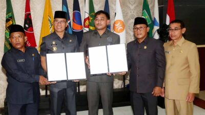 Bupati Aneng dan DPRD Anambas menandatangani persetujuan bersama Raperda Pertanggungjawaban APBD 2025.