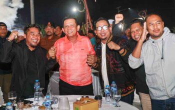 Ribuan masyarakat mengikuti Nobar Bola Gembira Final Piala Dunia 2026 bersama Gubernur Kepri Ansar Ahmad di Median Jalan Bandara RHF Tanjungpinang.