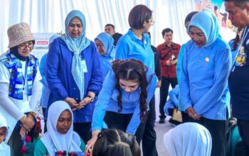 Puluhan siswa mengikuti edukasi pengelolaan sampah bersama Save the Children di Kabupaten Bintan.