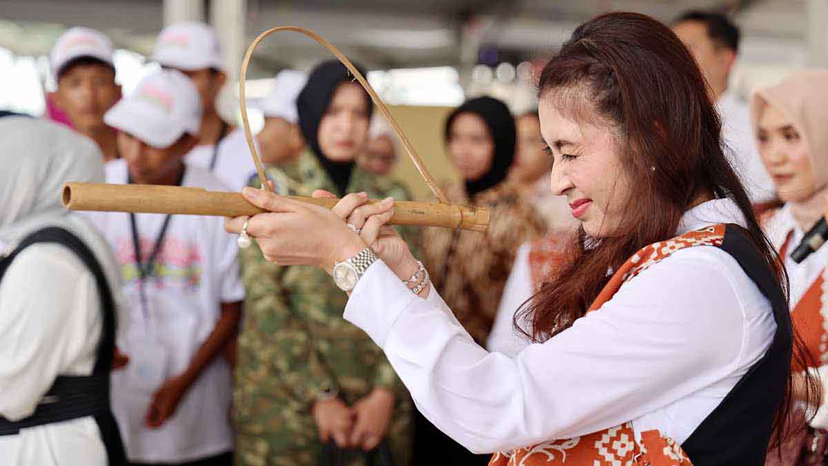 Selvi Ananda Gibran Rakabuming Raka menyampaikan pesan tentang pentingnya etika dan budi pekerti pada Main Raya Anak Tahun 2026 di Tanjungpinang.