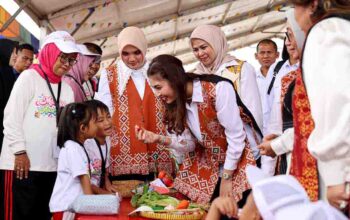 Selvi Ananda Gibran Rakabuming Raka menyampaikan pesan tentang perlindungan anak dari ancaman dunia digital pada Main Raya Anak 2026 di Tanjungpinang.
