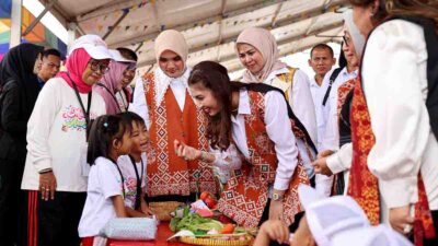 Selvi Ananda Gibran Rakabuming Raka menyampaikan pesan tentang perlindungan anak dari ancaman dunia digital pada Main Raya Anak 2026 di Tanjungpinang.
